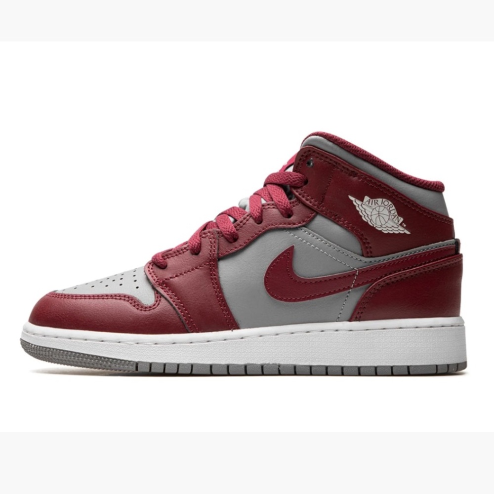 Grade School Air Jordan 1 Mid 2Y